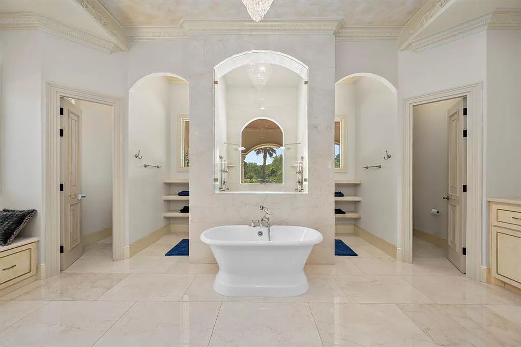 The Estate in Friendswood, an exceptional Mediterranean home with a breathtaking resort style backyard on 5 private wooded acres located along one of Friendswood’s most coveted streets is now available for sale. This home located at 10B Wilderness Trl, Friendswood, Texas