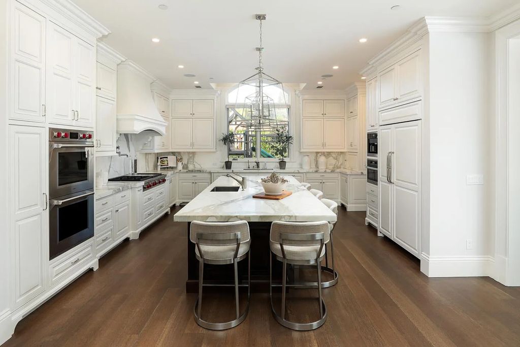 54 Mulberry Ln, Atherton, California is meticulously maintained estate sits on over an acre of level, flat grounds and positioned on the lot to capture abundant light throughout the day.