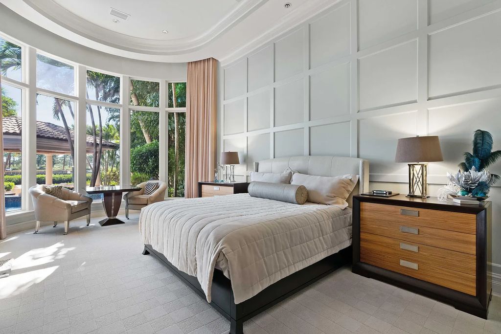 The Estate in Jupiter, an intracoastal masterpiece in The Club of Admirals Cove was executed by the talents of the design team of Affiniti Architechts, Parker-Yannette Landscape, Decorators Unlimited and Turtle Beach Construction is now available for sale. This home located at 192 Spyglass Ct, Jupiter, Florida