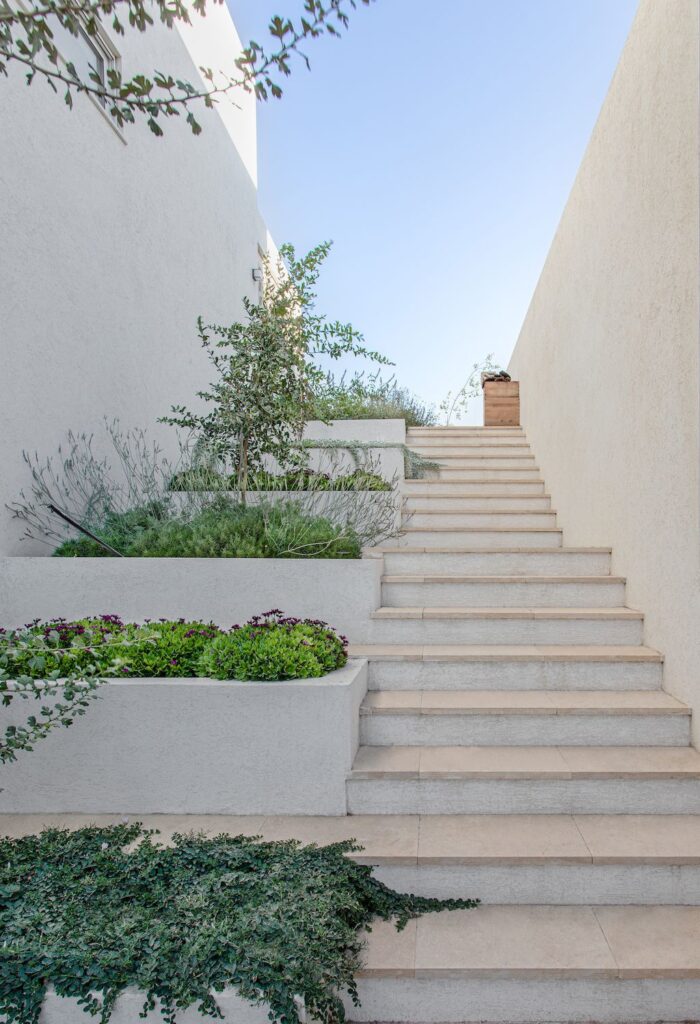 Goldwasser House with Clean Geometry by Architextit Einat Erez Kobiler 17