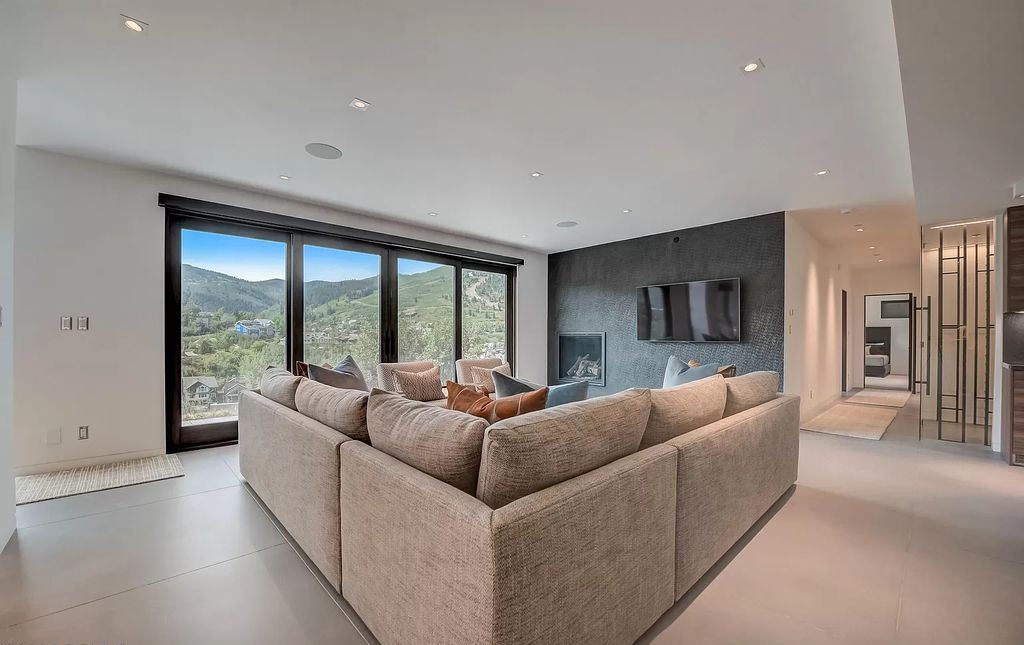 The Estate in Park City is a luxurious home that will exceed your expectations at every opportunity now available for sale. This home located at 725 Mellow Mountain Rd, Park City, Utah; offering 05 bedrooms and 07 bathrooms with 6,467 square feet of living spaces.