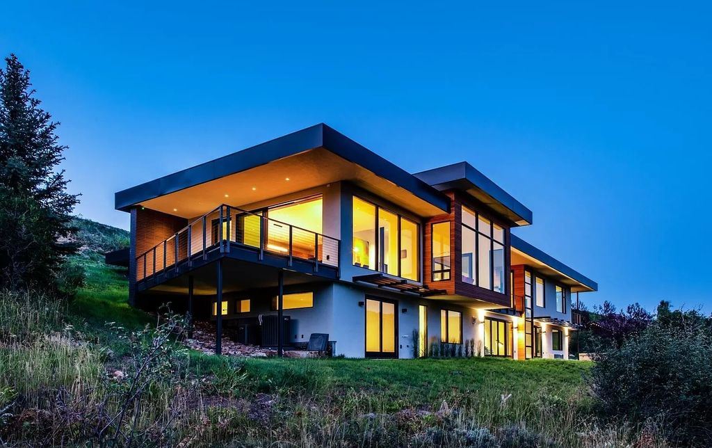 The Estate in Park City is a luxurious home that will exceed your expectations at every opportunity now available for sale. This home located at 725 Mellow Mountain Rd, Park City, Utah; offering 05 bedrooms and 07 bathrooms with 6,467 square feet of living spaces.