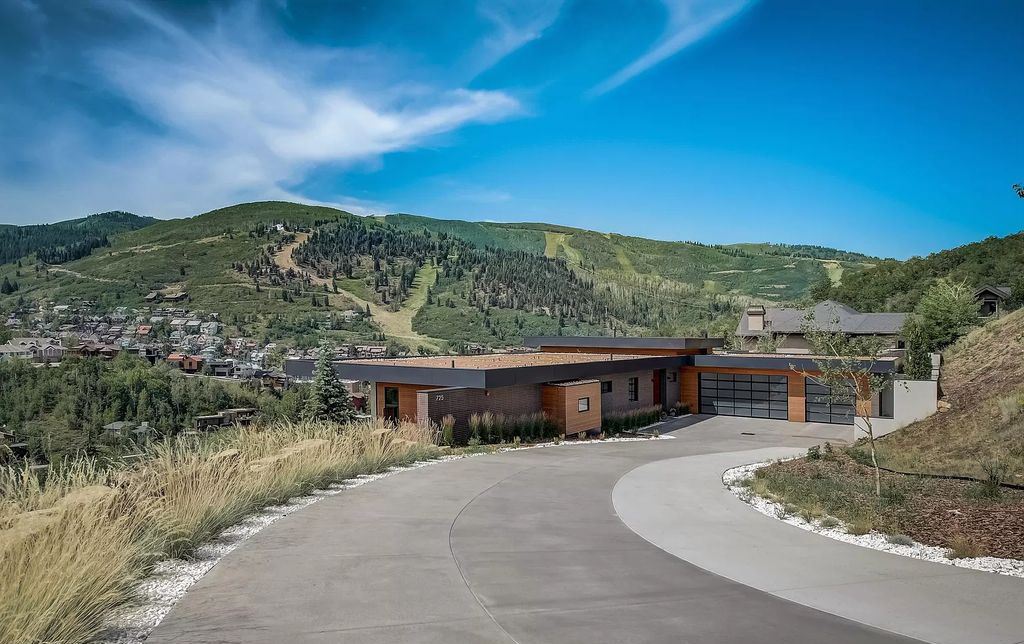 The Estate in Park City is a luxurious home that will exceed your expectations at every opportunity now available for sale. This home located at 725 Mellow Mountain Rd, Park City, Utah; offering 05 bedrooms and 07 bathrooms with 6,467 square feet of living spaces.