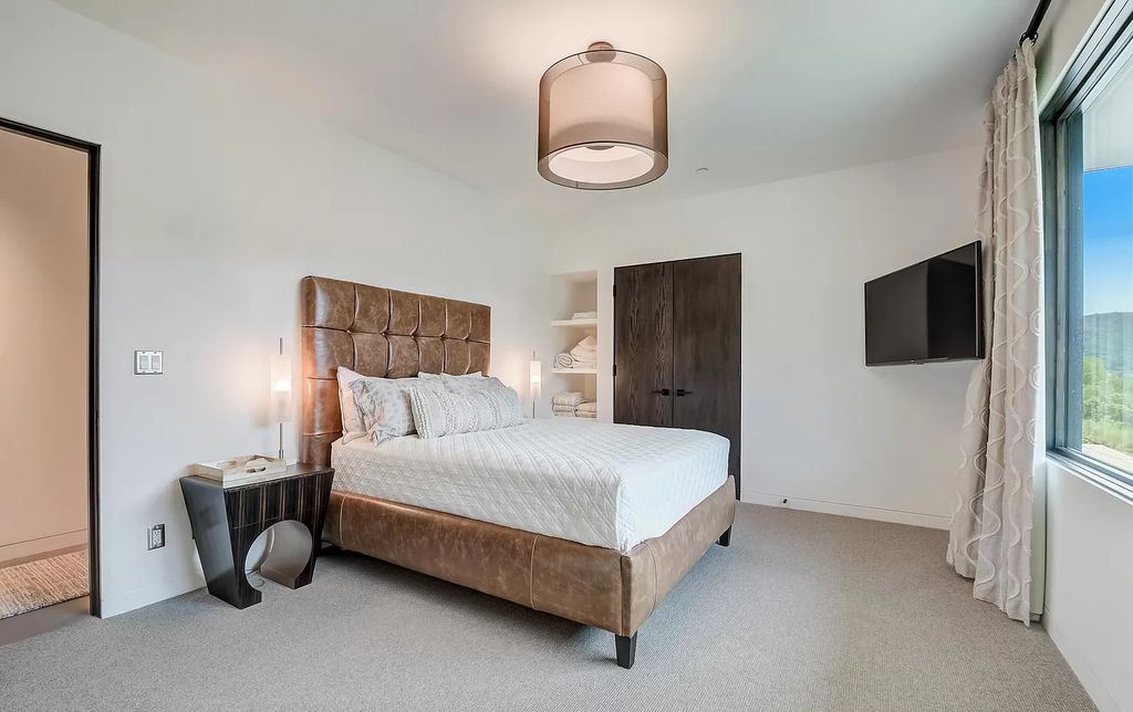 The Estate in Park City is a luxurious home that will exceed your expectations at every opportunity now available for sale. This home located at 725 Mellow Mountain Rd, Park City, Utah; offering 05 bedrooms and 07 bathrooms with 6,467 square feet of living spaces.