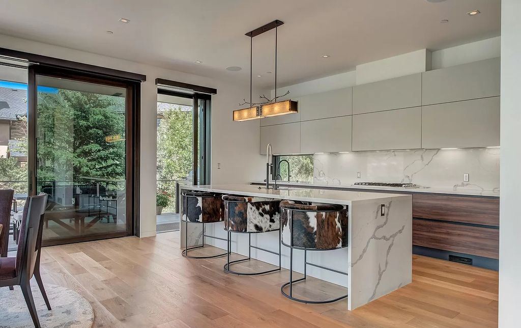 The Estate in Park City is a luxurious home that will exceed your expectations at every opportunity now available for sale. This home located at 725 Mellow Mountain Rd, Park City, Utah; offering 05 bedrooms and 07 bathrooms with 6,467 square feet of living spaces.