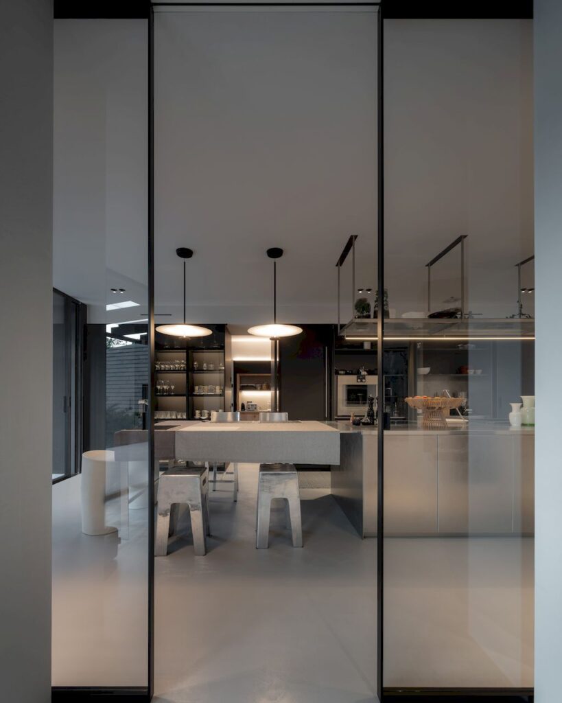 House in the Riverside Nice Renovation by MACHINA Architetti Associati 15