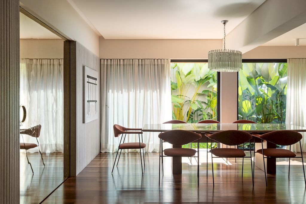 Jardim América House with a Unique Identity by TODOS Arquitetura