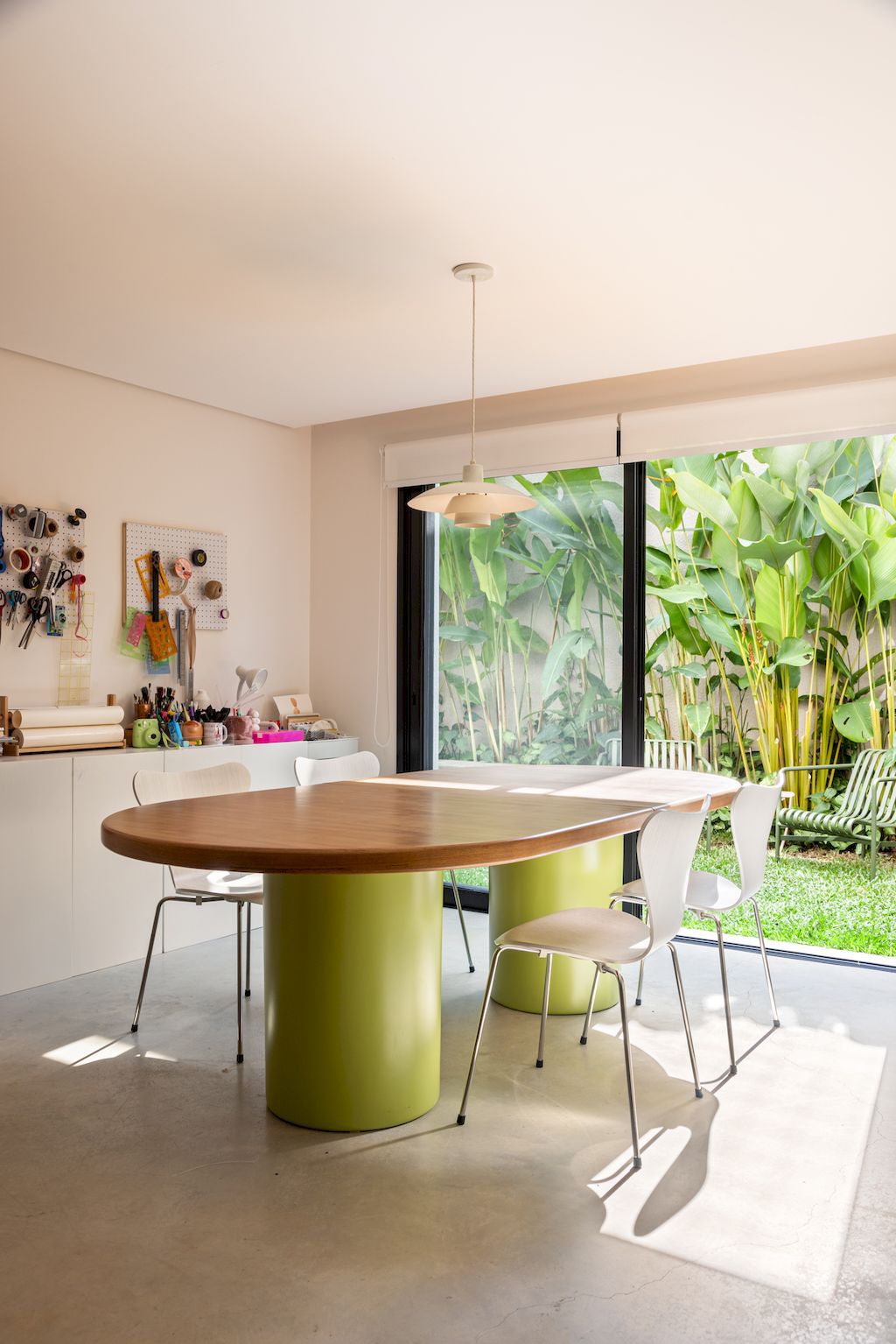 Jardim América House with a Unique Identity by TODOS Arquitetura