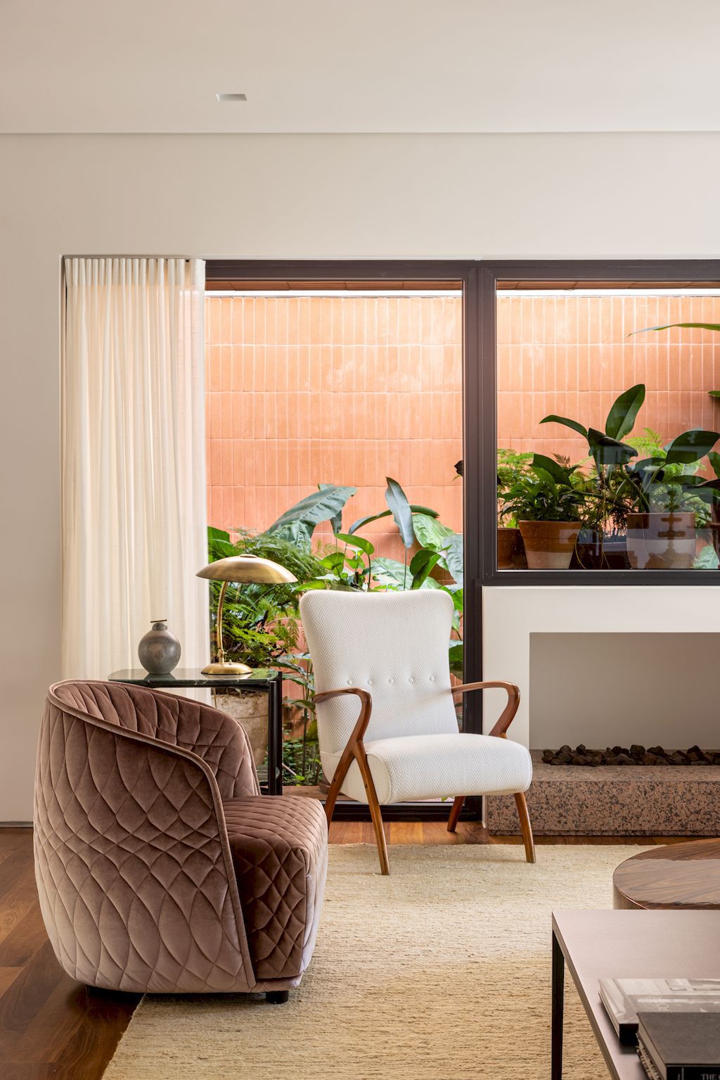 Jardim América House with a Unique Identity by TODOS Arquitetura
