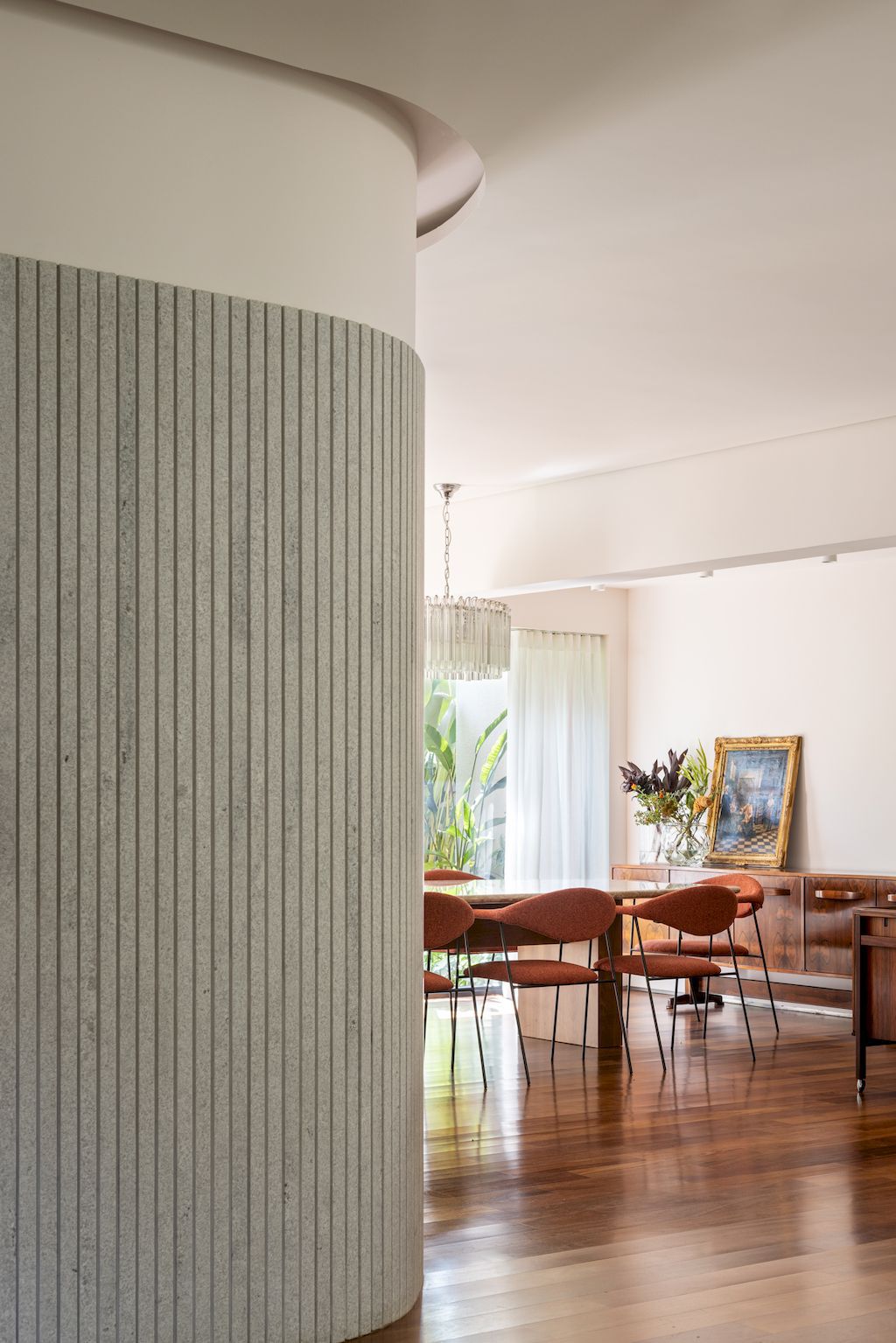 Jardim América House with a Unique Identity by TODOS Arquitetura