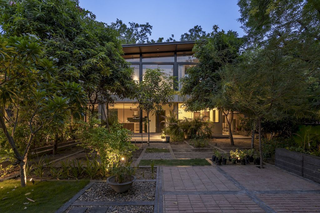 Kalrav Villa with Unique Design Inspired by Nature by VPA Architects