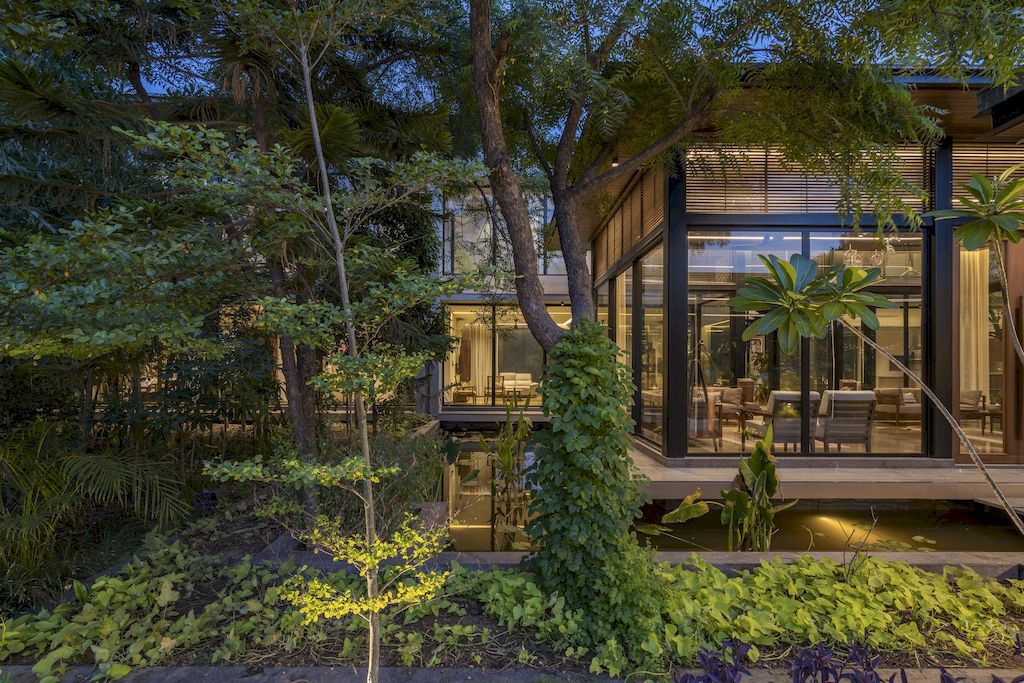 Kalrav Villa with Unique Design Inspired by Nature by VPA Architects