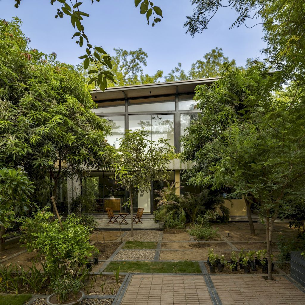 Kalrav Villa with Unique Design Inspired by Nature by VPA Architects