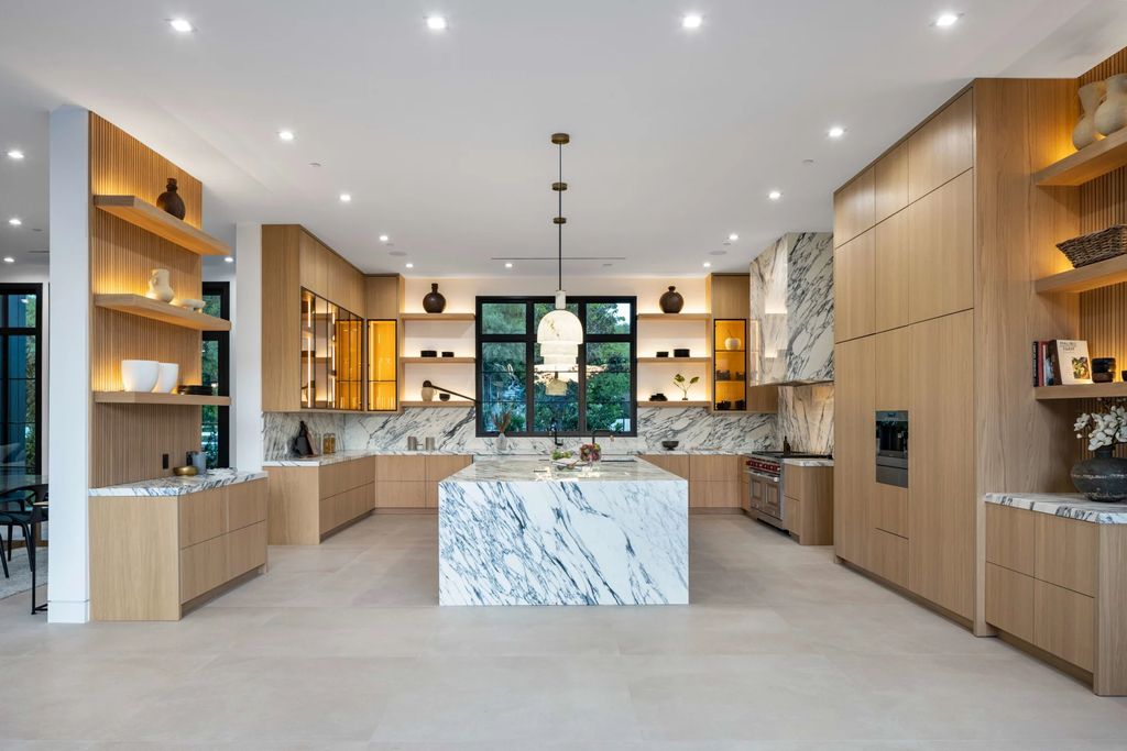 23650 Long Valley Rd, Hidden Hills, California is a beautiful contemporary farmhouse compound encompasses a grand corner in the exclusive guard-gated equestrian community of Hidden Hills.