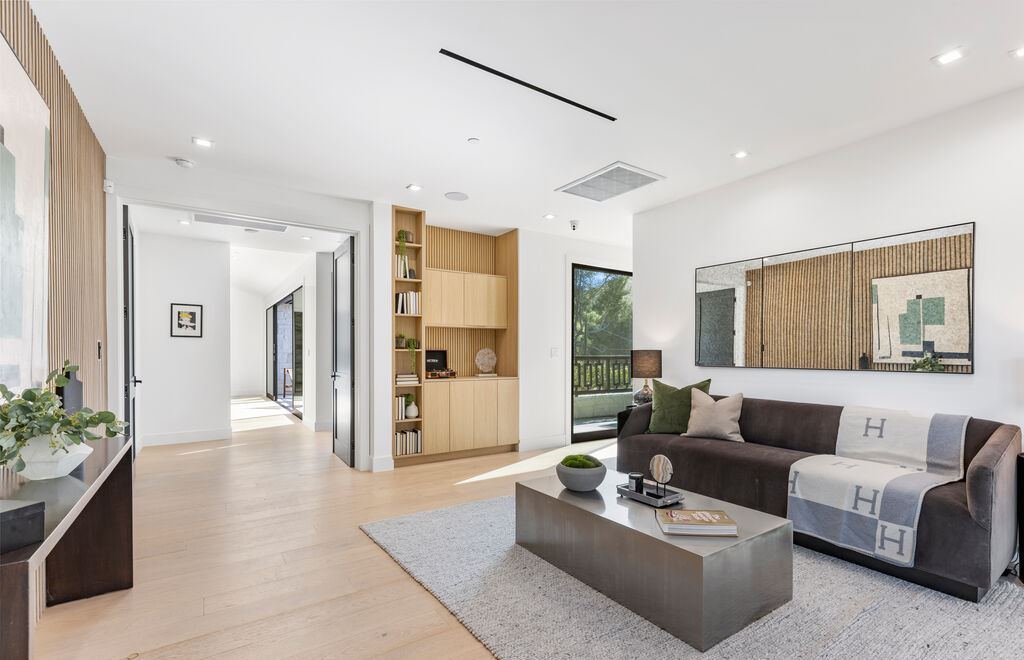 23650 Long Valley Rd, Hidden Hills, California is a beautiful contemporary farmhouse compound encompasses a grand corner in the exclusive guard-gated equestrian community of Hidden Hills.