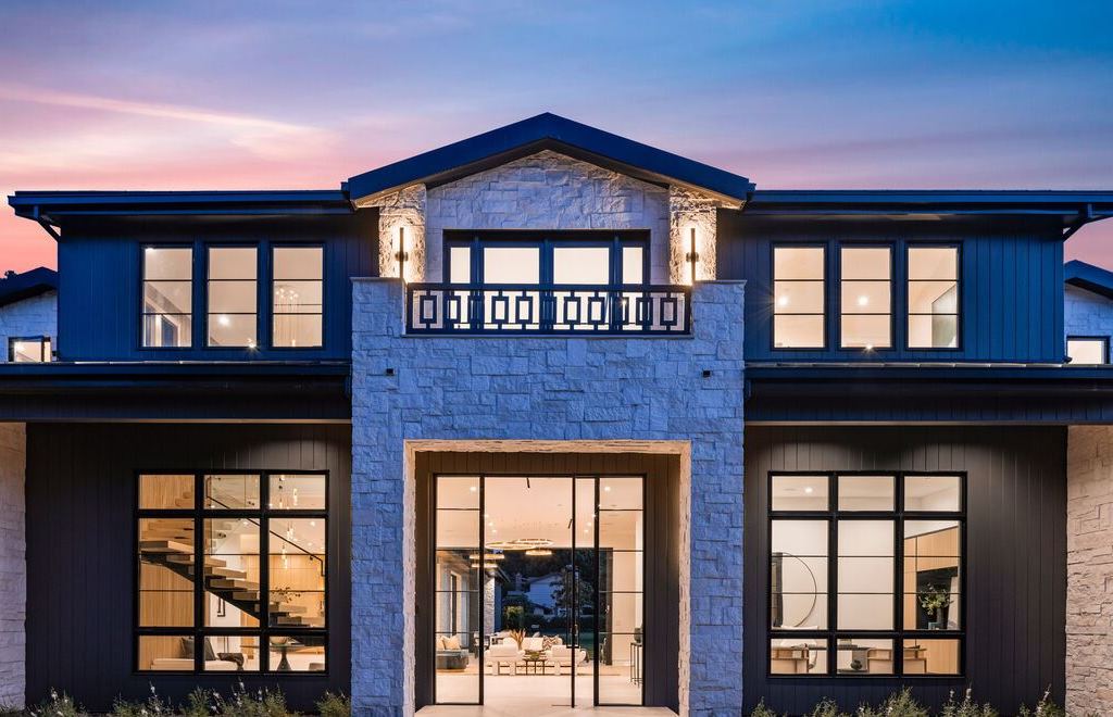 23650 Long Valley Rd, Hidden Hills, California is a beautiful contemporary farmhouse compound encompasses a grand corner in the exclusive guard-gated equestrian community of Hidden Hills.