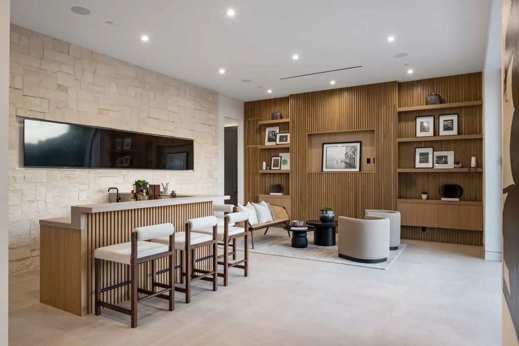 23650 Long Valley Rd, Hidden Hills, California is a beautiful contemporary farmhouse compound encompasses a grand corner in the exclusive guard-gated equestrian community of Hidden Hills.