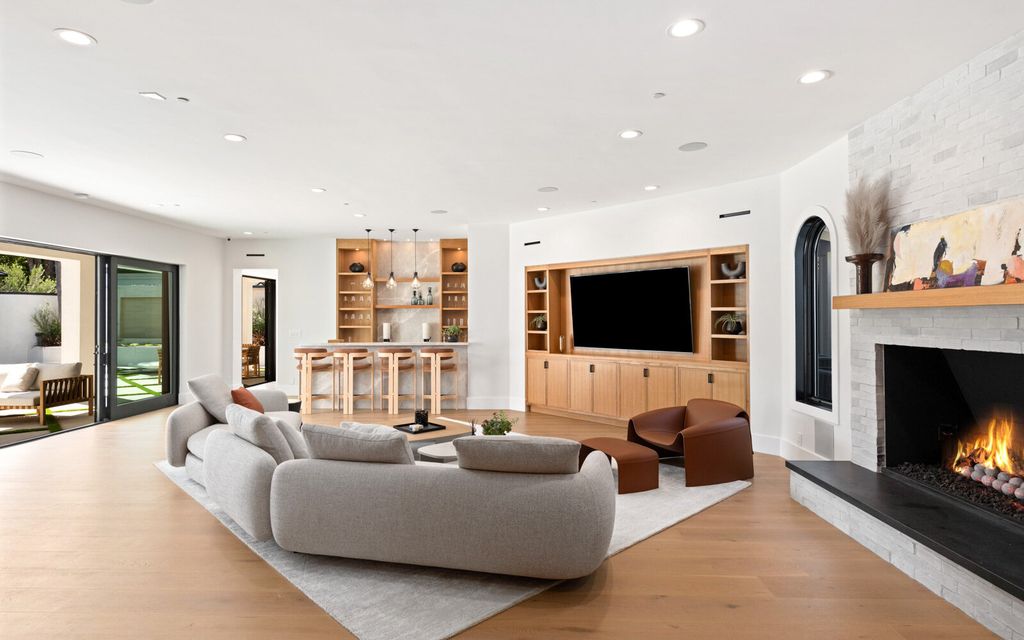 The Home in Malibu, a majestic estate Bbuilt on a palatial scale, with soaring ceilings, stunning woodwork, and bespoke fixtures, the residence has been entirely remodeled inside and out with impeccable attention to detail is now available for sale. This home located at 7052 Dume Dr, Malibu, California