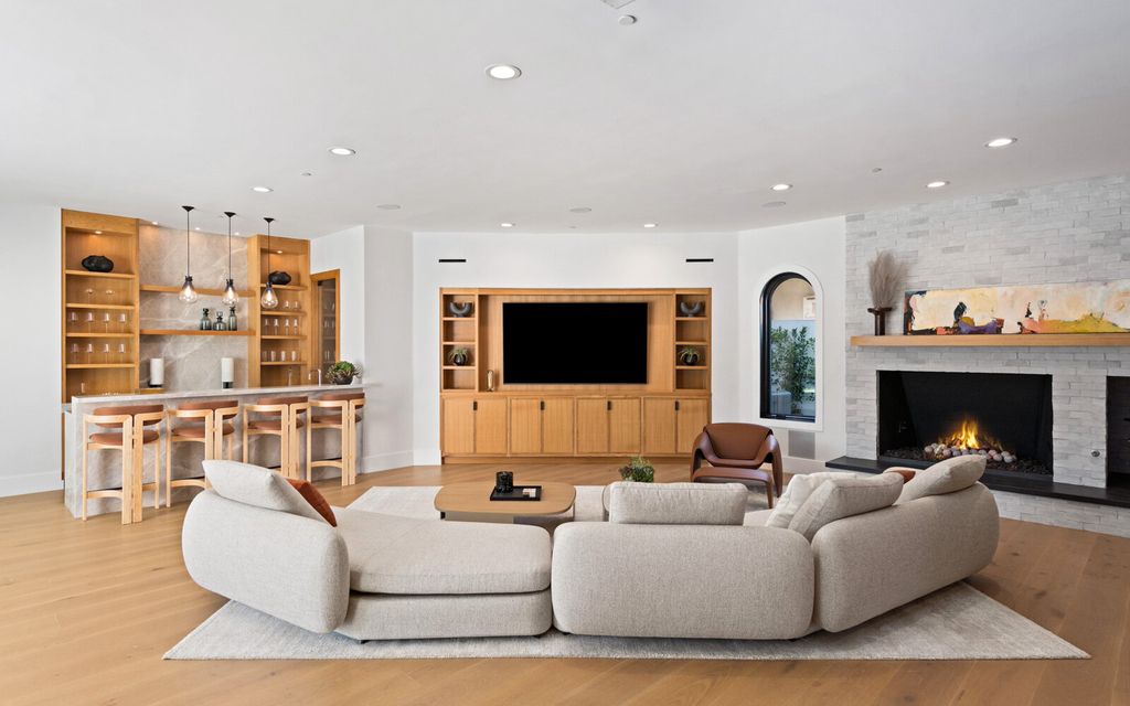 The Home in Malibu, a majestic estate Bbuilt on a palatial scale, with soaring ceilings, stunning woodwork, and bespoke fixtures, the residence has been entirely remodeled inside and out with impeccable attention to detail is now available for sale. This home located at 7052 Dume Dr, Malibu, California