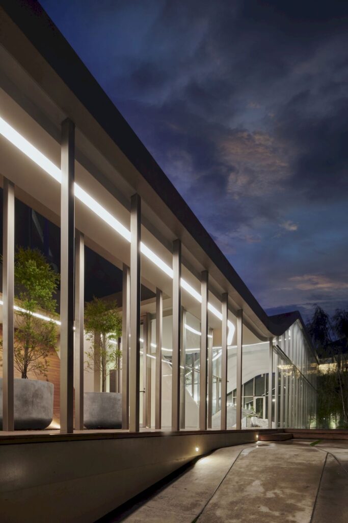 Melt House a Modern looking House with Feng Shui element by RDMA 29