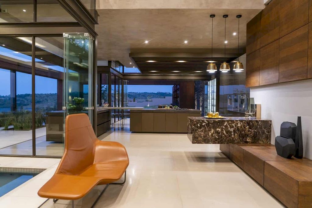 Mooikloof Heights House in South Africa by Nico van der Meulen Architects 4