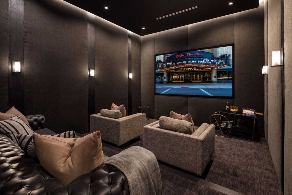 The House in Los Angeles, a newly constructed modern farmhouse ideally situated in the acclaimed Brentwood neighborhood featuring a flexible open layout blends the living and dining areas is now available for sale. This home located at 417 N Kenter Ave, Los Angeles, California