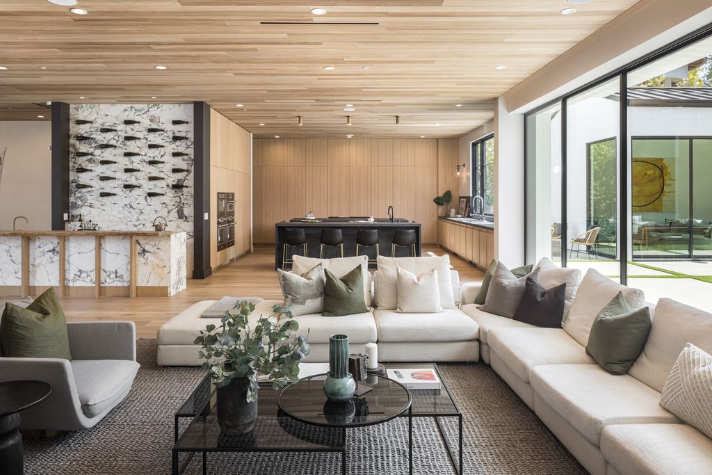 The House in Los Angeles, a newly constructed modern farmhouse ideally situated in the acclaimed Brentwood neighborhood featuring a flexible open layout blends the living and dining areas is now available for sale. This home located at 417 N Kenter Ave, Los Angeles, California