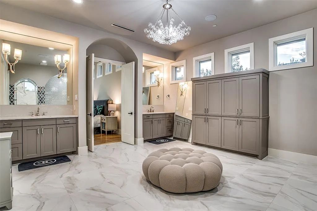 The Home in Frisco, a gorgeous corner lot residence in the heart of Frisco Hills of Kingwood gated community with spacious living areas, gourmet kitchen, spacious rooms, decorative lighting, media room, game room, vaulted ceilings is now available for sale. This house located at 1784 Hidalgo Ln, Frisco, Texas