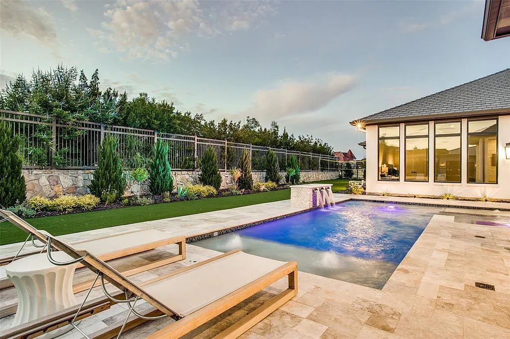 The Home in Frisco, a gorgeous corner lot residence in the heart of Frisco Hills of Kingwood gated community with spacious living areas, gourmet kitchen, spacious rooms, decorative lighting, media room, game room, vaulted ceilings is now available for sale. This house located at 1784 Hidalgo Ln, Frisco, Texas
