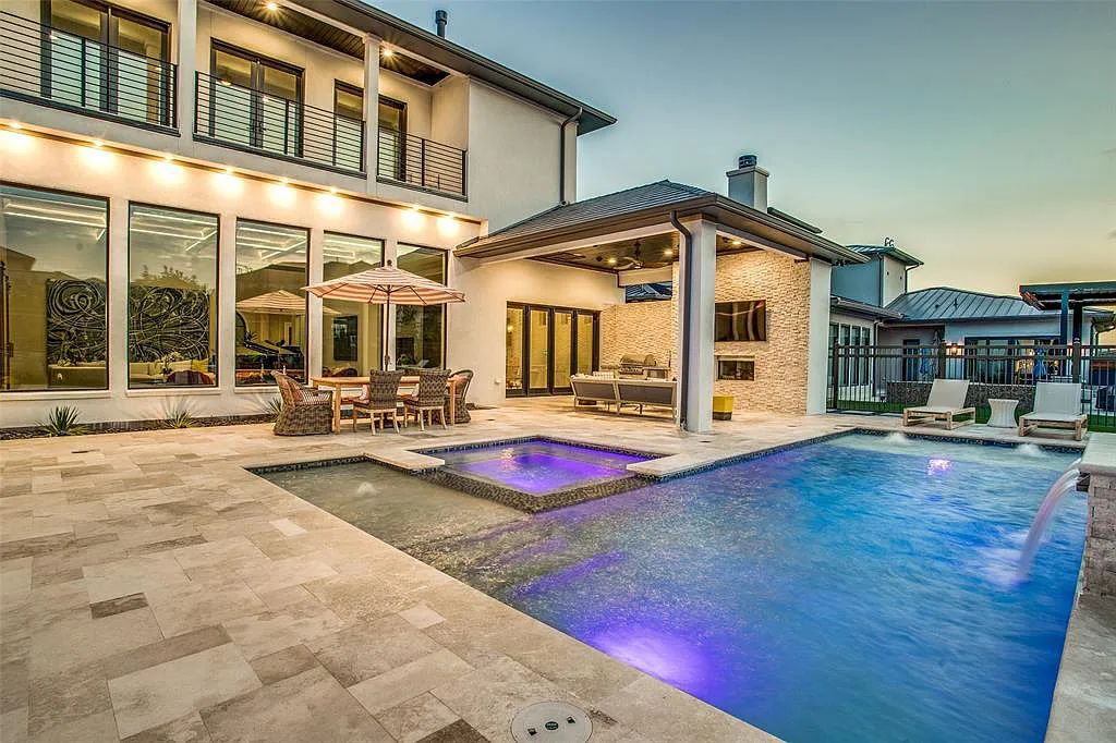 The Home in Frisco, a gorgeous corner lot residence in the heart of Frisco Hills of Kingwood gated community with spacious living areas, gourmet kitchen, spacious rooms, decorative lighting, media room, game room, vaulted ceilings is now available for sale. This house located at 1784 Hidalgo Ln, Frisco, Texas