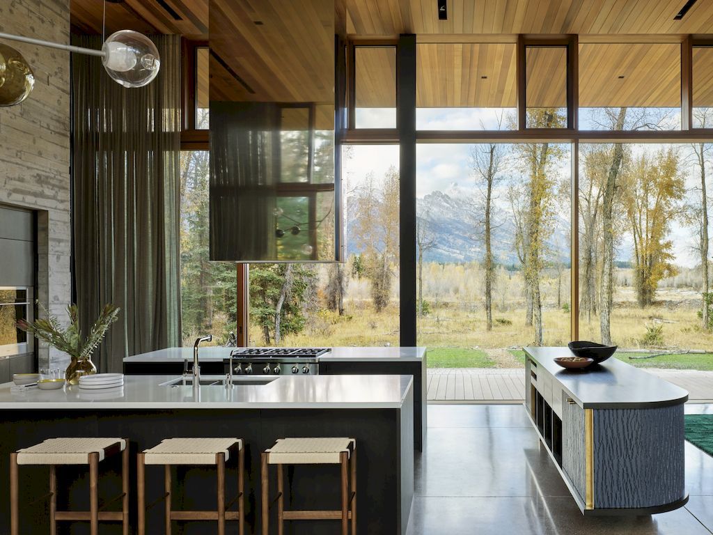 Riverbend Residence with Contemporary Architecture by CLB Architects