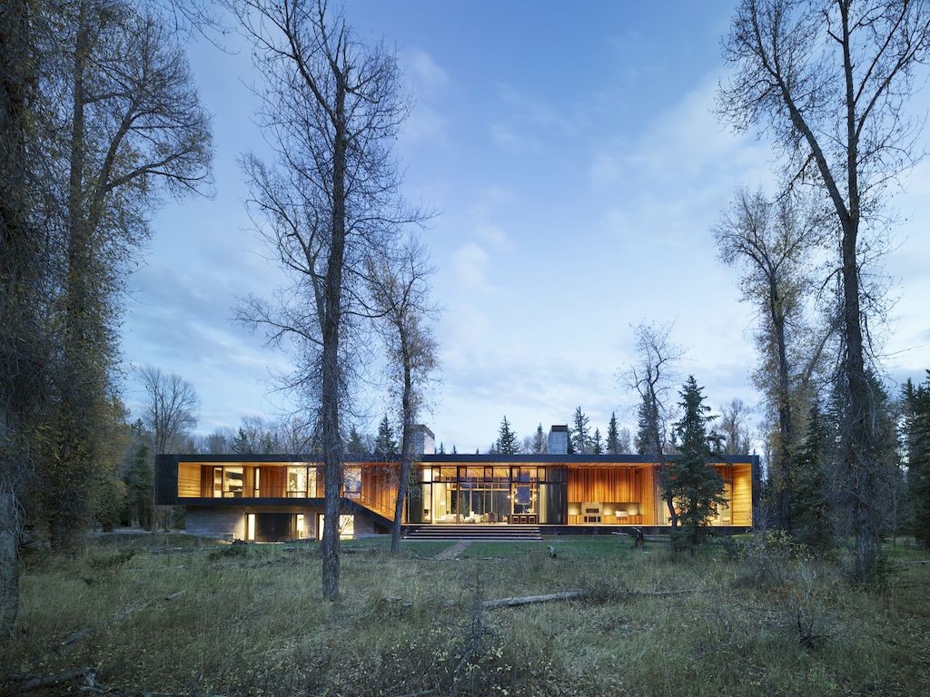 Riverbend Residence with Contemporary Architecture by CLB Architects