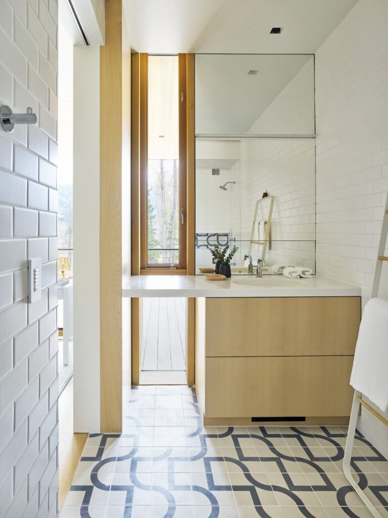 Riverbend Residence with Contemporary Architecture by CLB Architects 26
