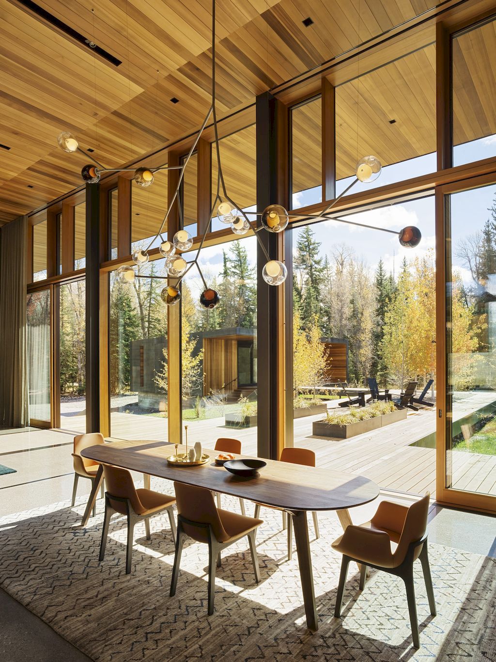 Riverbend Residence with Contemporary Architecture by CLB Architects