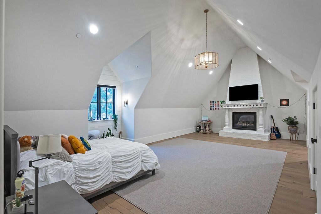 The Estate in Sandy is a luxurious home that has undergone a throughout extensive remodel now available for sale. This home located at 3271 E Deer Hollow Dr S, Sandy, Utah; offering 05 bedrooms and 11 bathrooms with 12,931 square feet of living spaces.