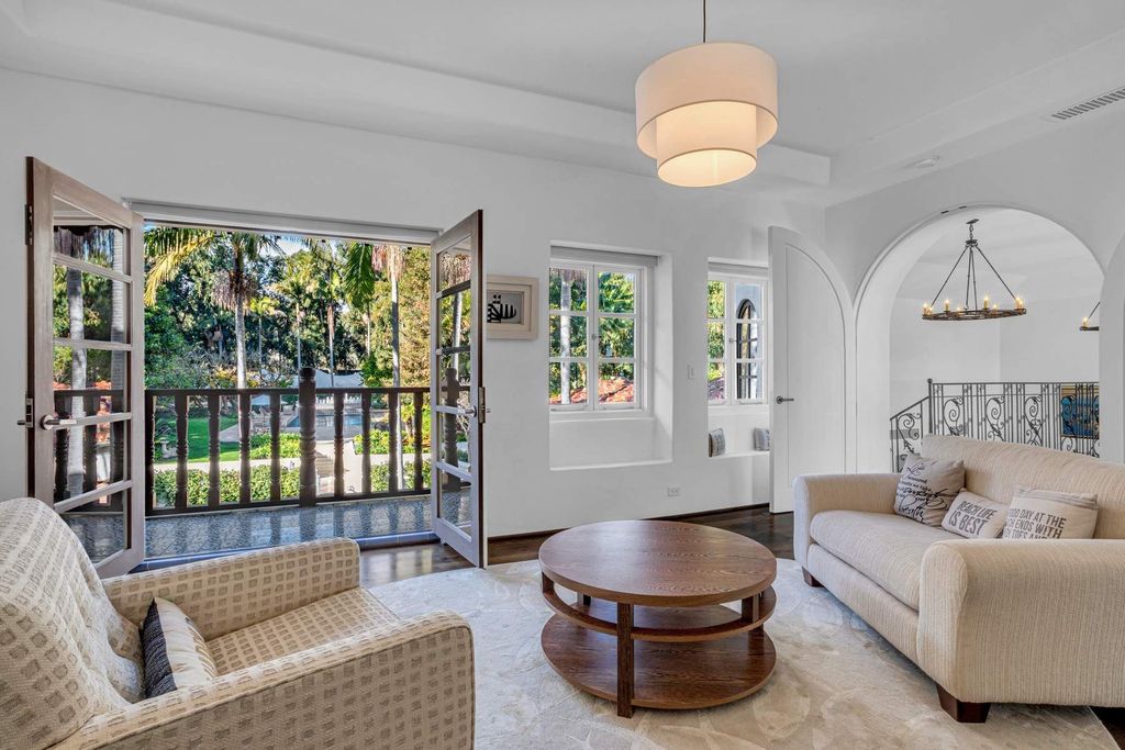 The Estate in Malibu, an exceptional property on the bluffs of the world-renowned Paradise Cove Beach offers destination resort-style living with a gorgeous infinity pool, a tennis court, outdoor barbeque and pizza oven and more is now available for sale. This home located at 28060 Sea Lane Dr, Malibu, California