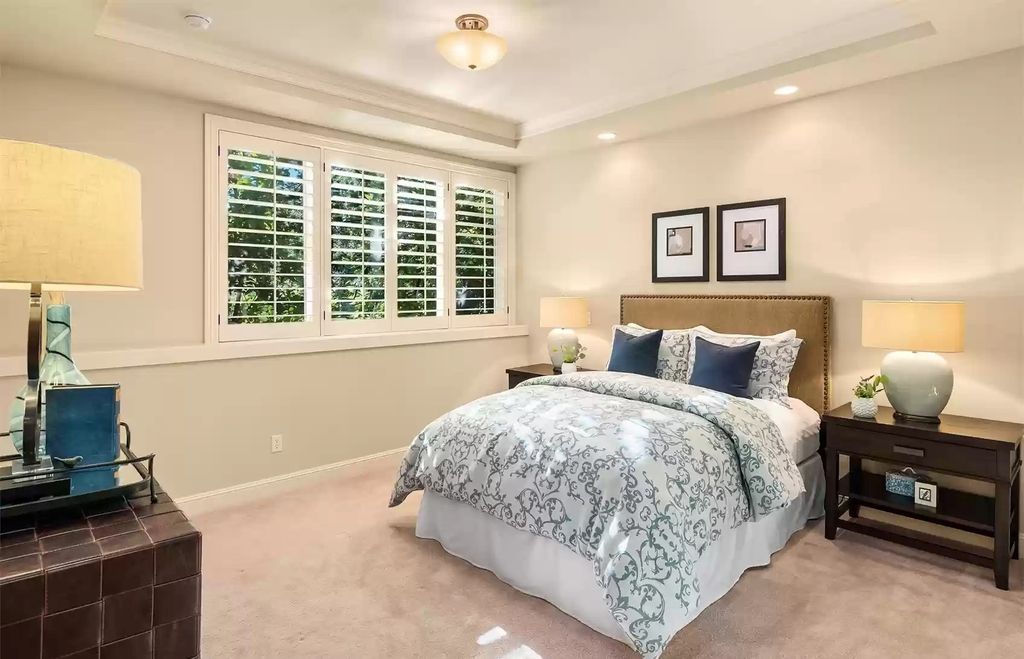 The Estate in Bellevue is a luxurious home built to entertain with a movie theatre, great room, wine cellar, recreation room, and a full bar now available for sale. This home located at 1044 89th Avenue NE, Bellevue, Washington; offering 05 bedrooms and 07 bathrooms with 6,054 square feet of living spaces.