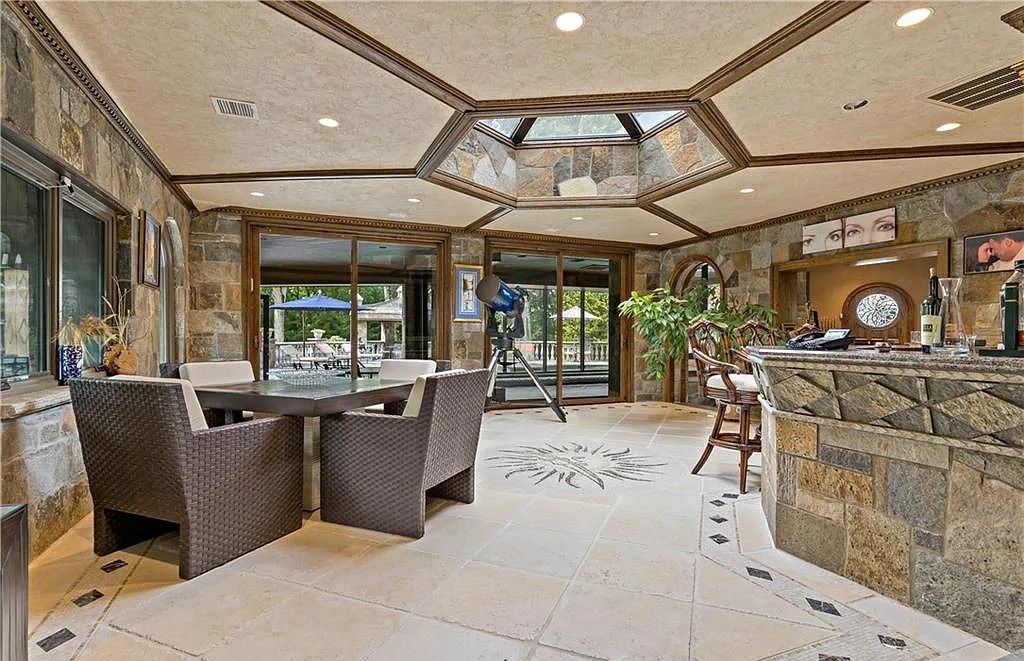 The Estate in Westport is a luxurious home featuring amazing indoor/outdoor flow, hidden rooms and unique character now available for sale. This home located at 47 Charcoal Hill Rd, Westport, Connecticut; offering 06 bedrooms and 08 bathrooms with 11,000 square feet of living spaces.