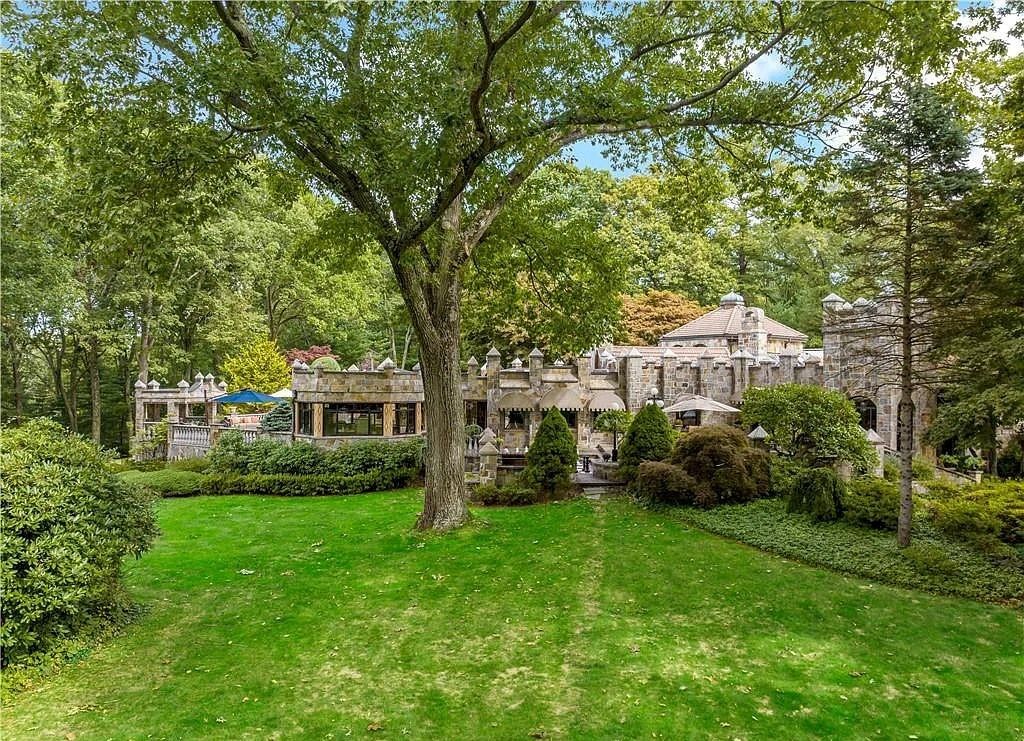 The Estate in Westport is a luxurious home featuring amazing indoor/outdoor flow, hidden rooms and unique character now available for sale. This home located at 47 Charcoal Hill Rd, Westport, Connecticut; offering 06 bedrooms and 08 bathrooms with 11,000 square feet of living spaces.
