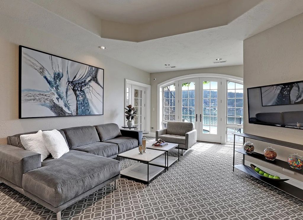 The House in Lake Oswego is ready for entertaining w/stunning kitchen, great room, & formal dining, now available for sale. This home located at 3232 Lakeview Blvd, Lake Oswego, Oregon