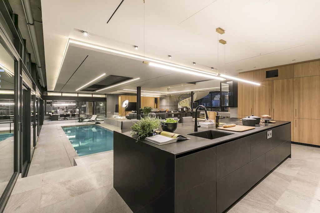 Victoria Residence in South Africa by Nico van der Meulen Architects