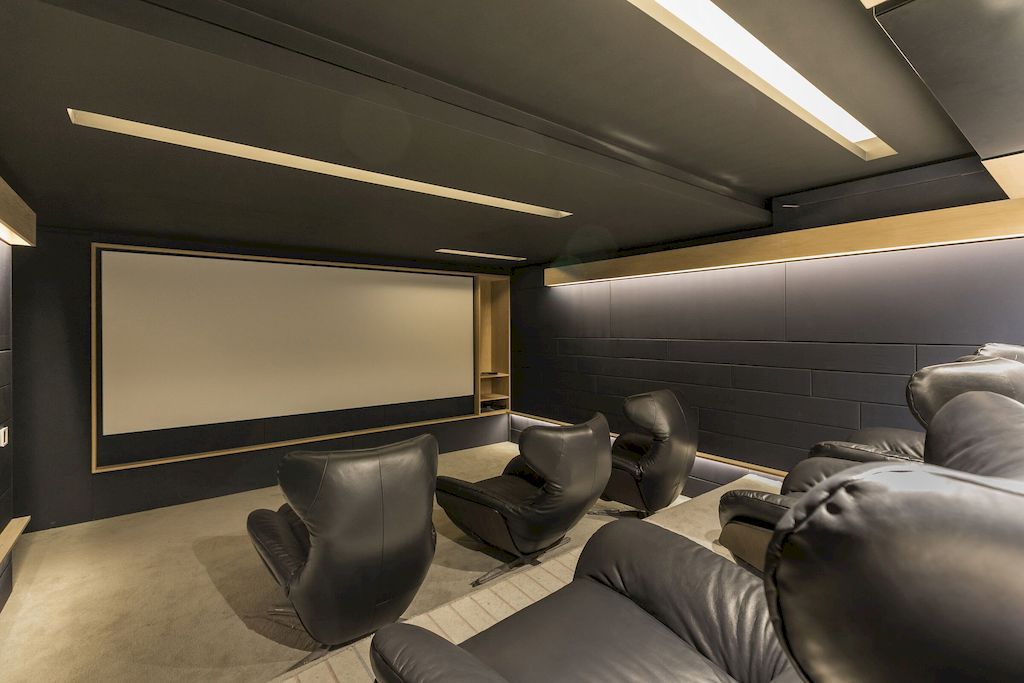 Victoria Residence in South Africa by Nico van der Meulen Architects