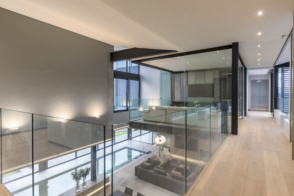 Victoria Residence in South Africa by Nico van der Meulen Architects