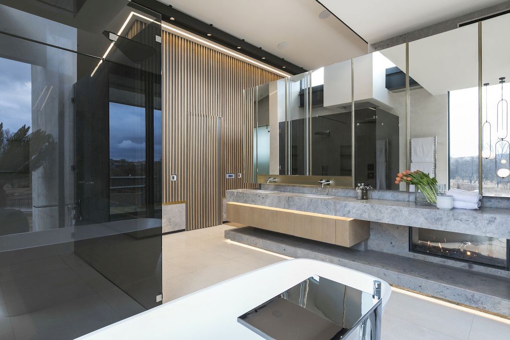 Victoria Residence in South Africa by Nico van der Meulen Architects