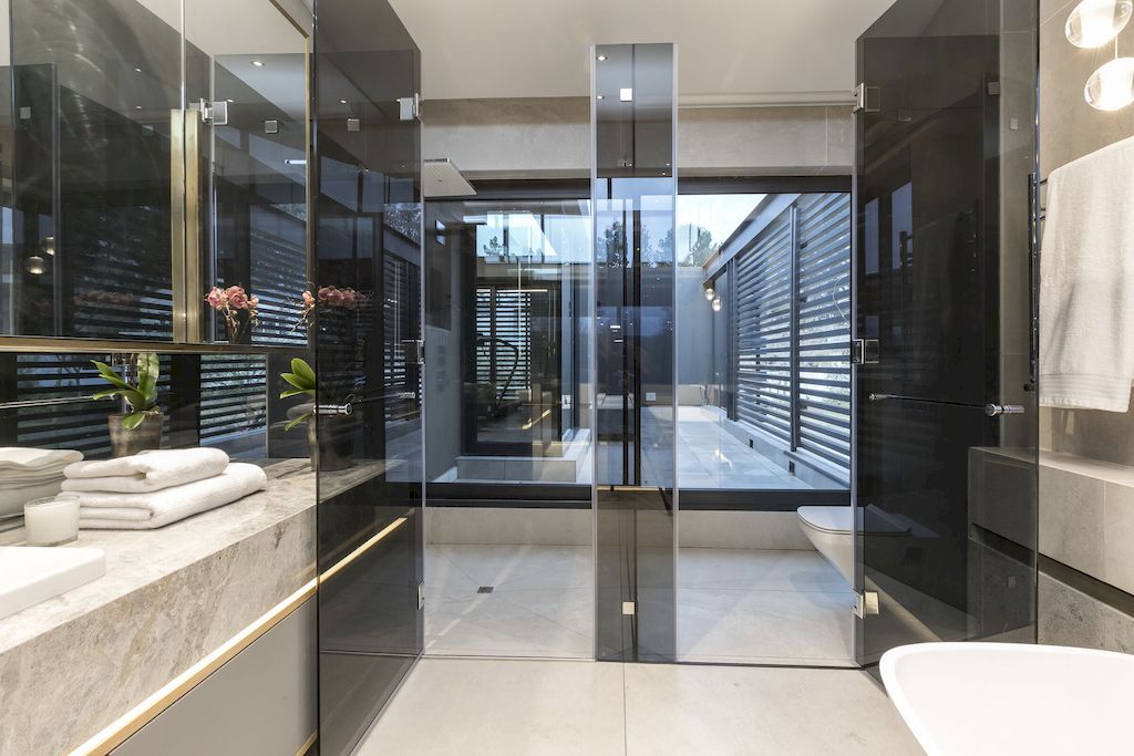 Victoria Residence in South Africa by Nico van der Meulen Architects