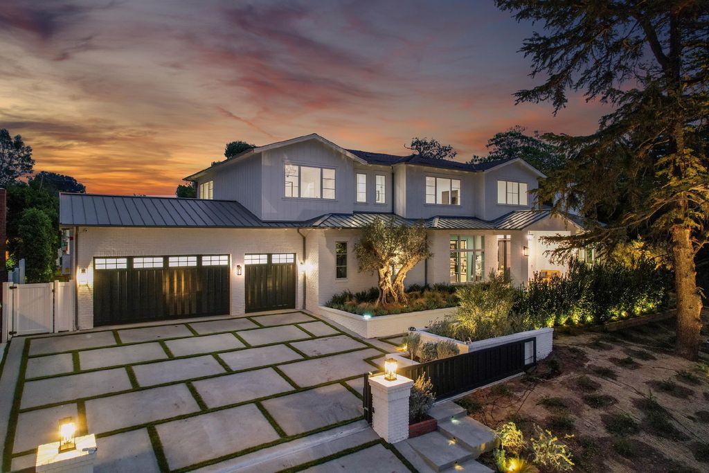430 S Bundy Drive, Los Angeles, California is a masterpiece of both design and function on a rare half-acre lot blending sophisticated East Coast style and modern California flair.