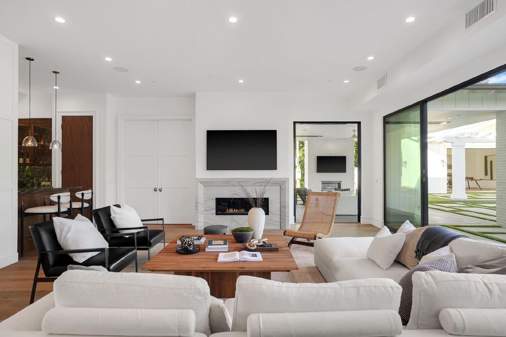 430 S Bundy Drive, Los Angeles, California is a masterpiece of both design and function on a rare half-acre lot blending sophisticated East Coast style and modern California flair.
