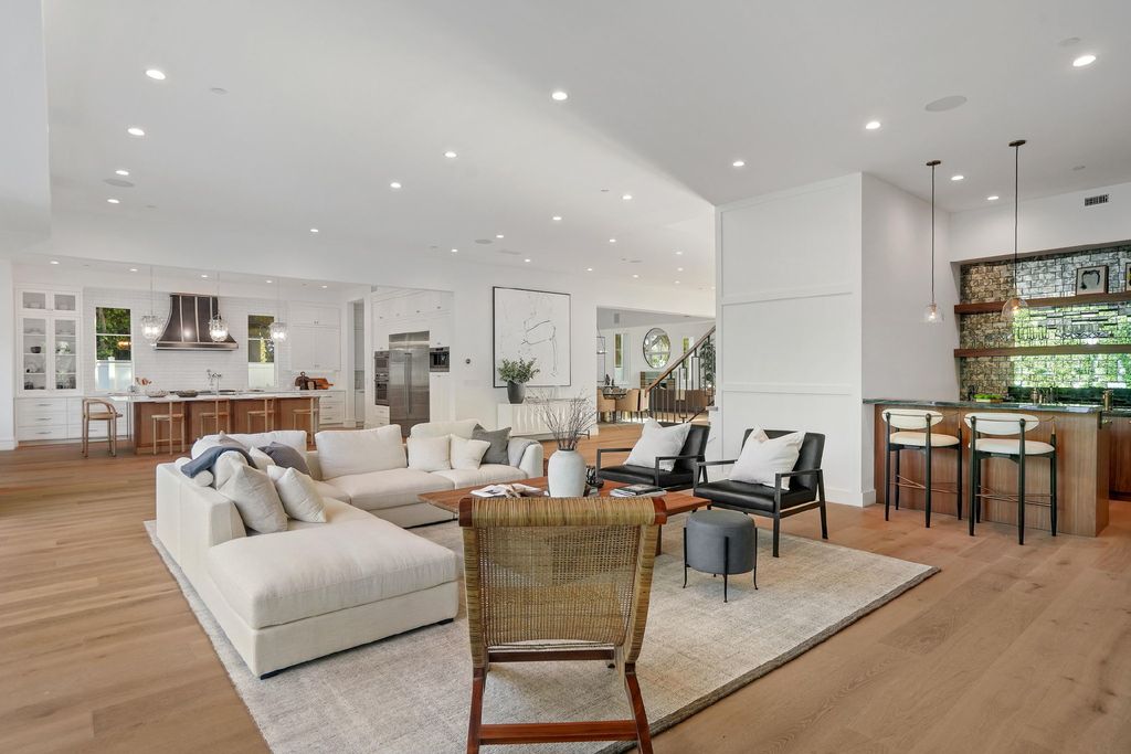 430 S Bundy Drive, Los Angeles, California is a masterpiece of both design and function on a rare half-acre lot blending sophisticated East Coast style and modern California flair.