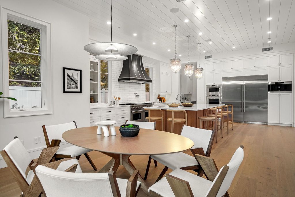 430 S Bundy Drive, Los Angeles, California is a masterpiece of both design and function on a rare half-acre lot blending sophisticated East Coast style and modern California flair.