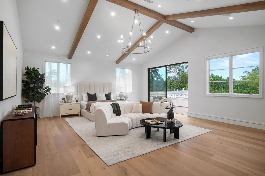 430 S Bundy Drive, Los Angeles, California is a masterpiece of both design and function on a rare half-acre lot blending sophisticated East Coast style and modern California flair.